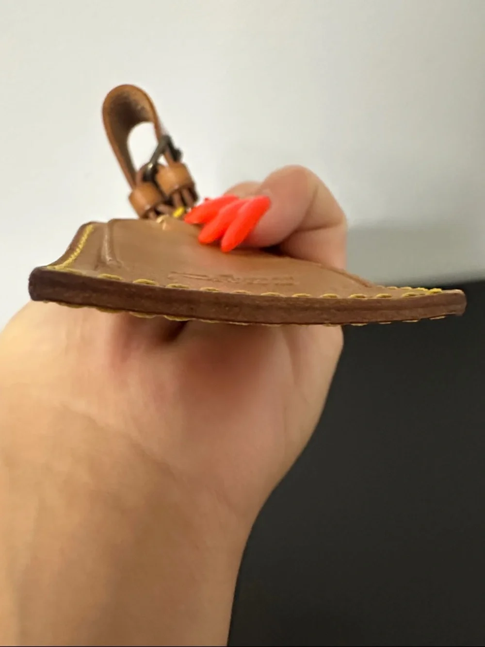 💯 Authentic Louis Vuitton Vachetta Tan Leather Luggage Tag with Strap